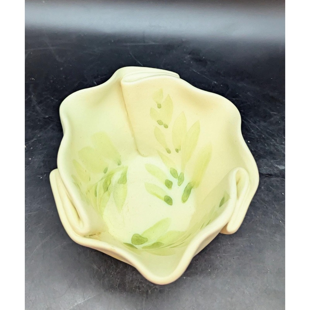 Vintage‎ Hilborn Pottery Pinched Leaf Green  Beige Ceramic Bowl Signed 3"